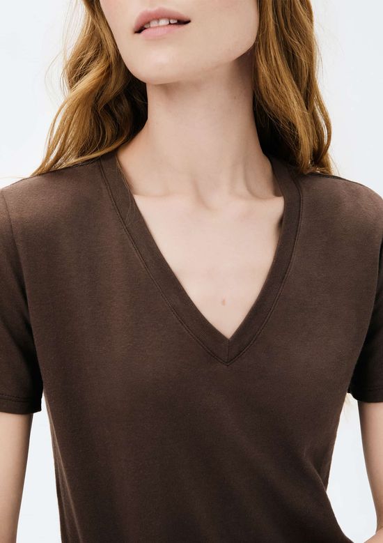 Foto do produto: Blusa Básica Feminina Manga Curta Decote V - Marrom