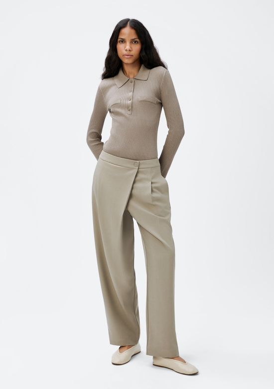 Foto do produto: Calça Feminina Reta Cintura Alta Em Alfaiataria - Bege