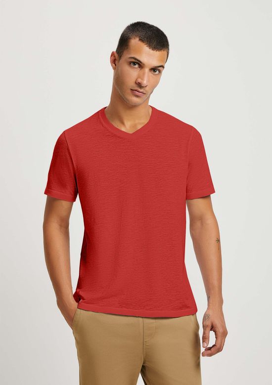 Foto do produto: Camiseta Básica Masculina Slim Gola V Em Malha Flamê - Vermelho