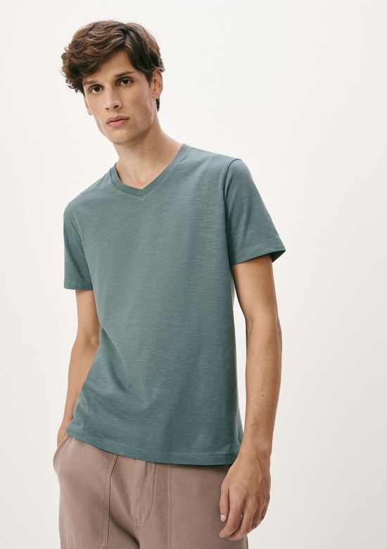 Foto do produto: Camiseta Básica Masculina Slim Gola V Em Malha Flamê - Verde