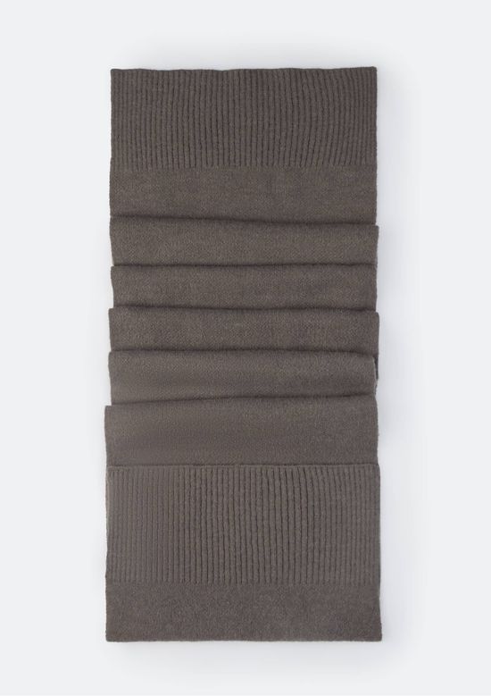 Foto do produto: Cachecol Feminino Em Tricô - Cinza