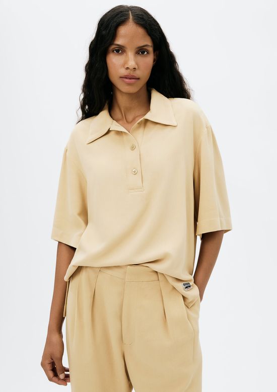 Foto do produto: Camisa Polo Feminina Em Viscose Creponada - Bege