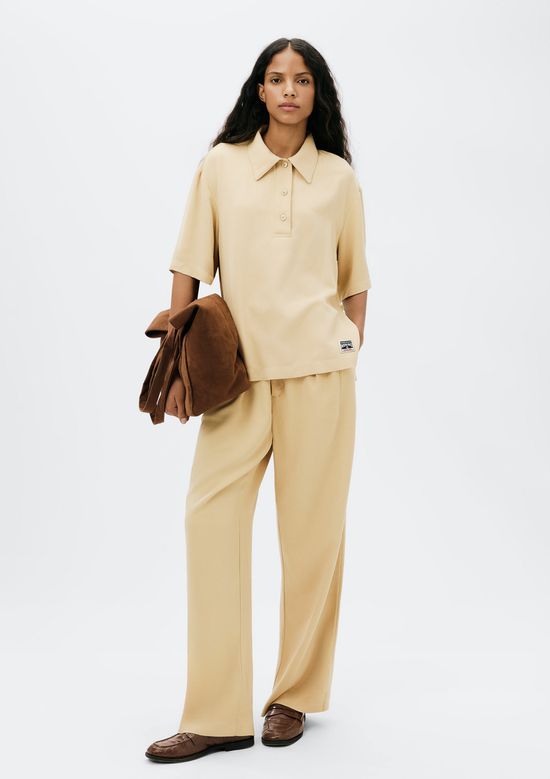 Foto do produto: Camisa Polo Feminina Em Viscose Creponada - Bege