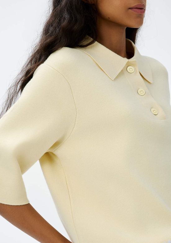 Foto do produto: Blusa Polo Feminina Manga Curta Box Em Tricô - Amarelo