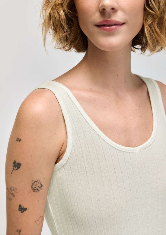Foto do produto: Regata Feminina Em Tricô - Off white