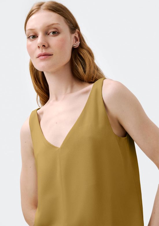 Foto do produto: Regata Feminina Decote V Em Tecido Creponado - Caqui