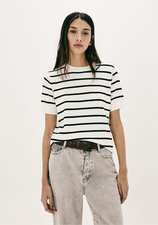 Foto do produto: Blusa Feminina Manga Curta Listrada Em Tricô Fio Tinto - Off white