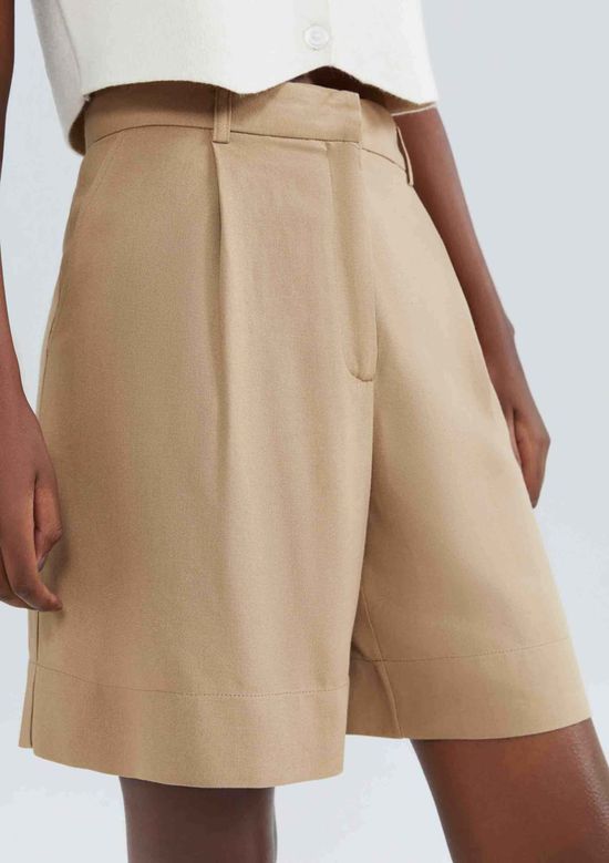 Foto do produto: Bermuda Feminina Em Alfaiataria Com Linho - Caqui