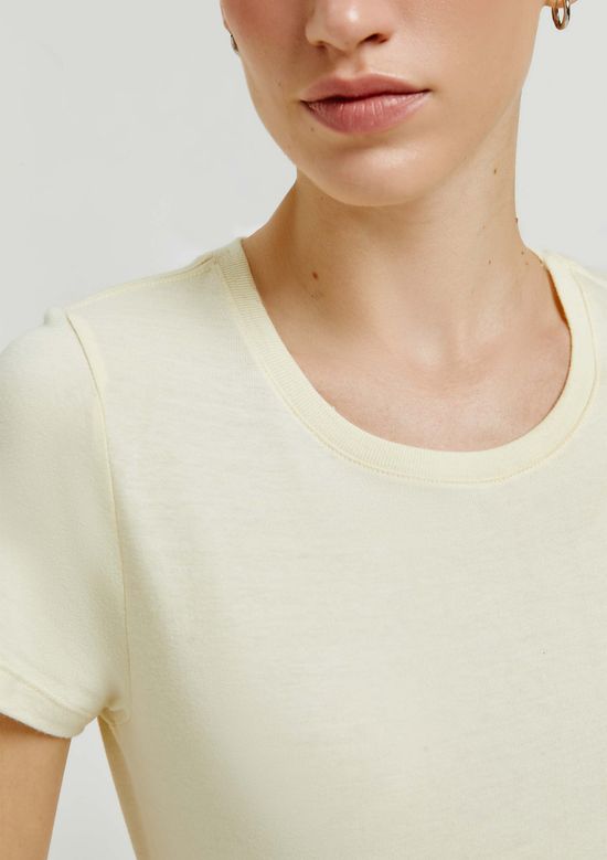 Foto do produto: Camiseta Básica Feminina Slim World - Amarelo