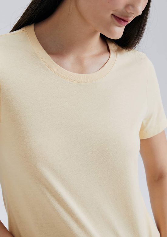 Foto do produto: Camiseta Básica Feminina Slim World - Amarelo