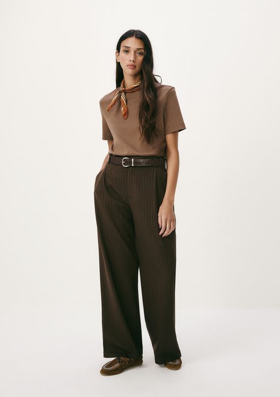 Foto do produto: Blusa Feminina Manga Curta - Marrom