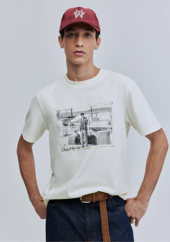 Foto do produto: Camiseta Unissex Comfort Estampa Hering + Welcome - Off white