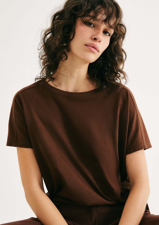 Foto do produto: Blusa Feminina Regular Em Viscose - Marrom