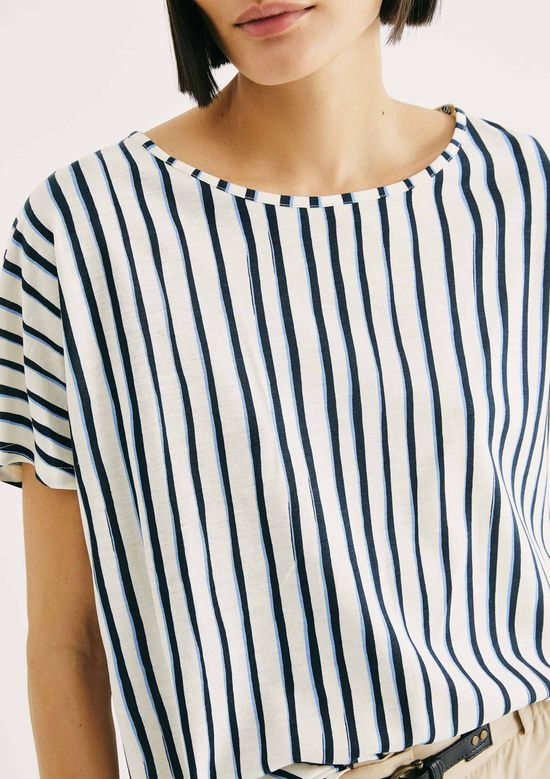 Foto do produto: Blusa Feminina Manga Curta Estampada - Off white