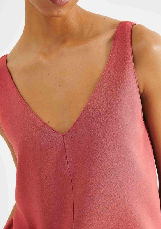 Foto do produto: Regata Feminina Decote V Em Tecido Creponado - Vermelho