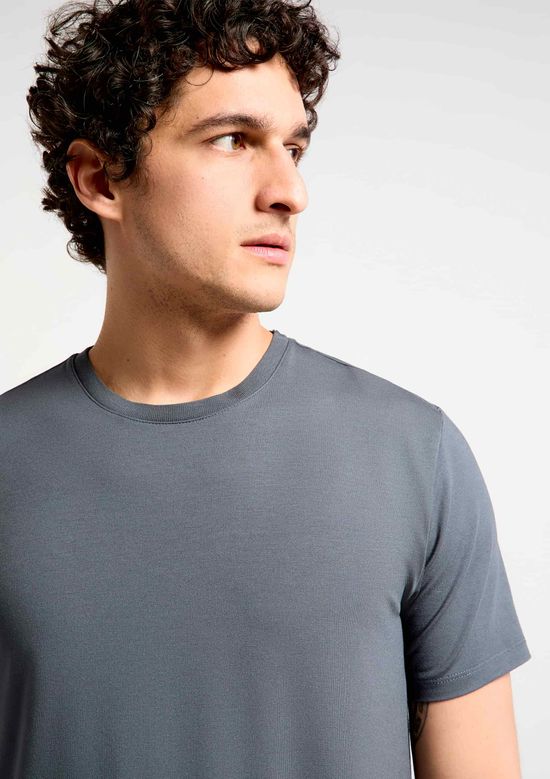 Foto do produto: Camiseta Masculina Slim Em Malha Tech - Verde