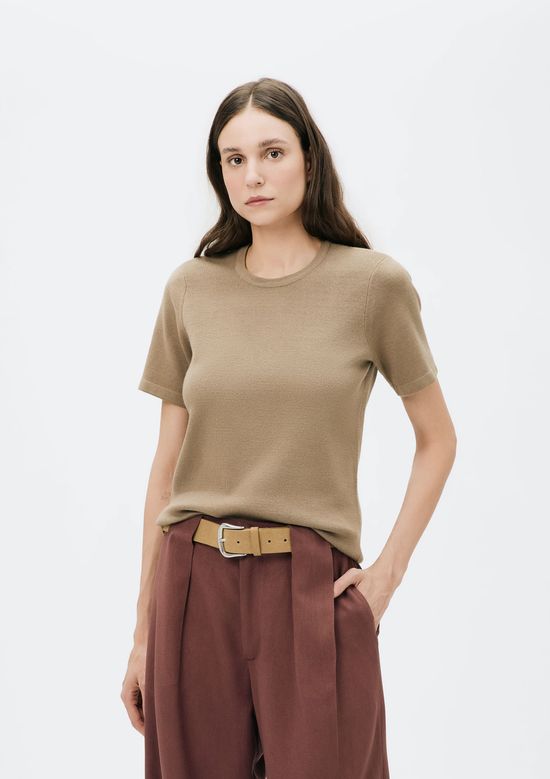 Foto do produto: Blusa Feminina Manga Curta Em tricô - Bege