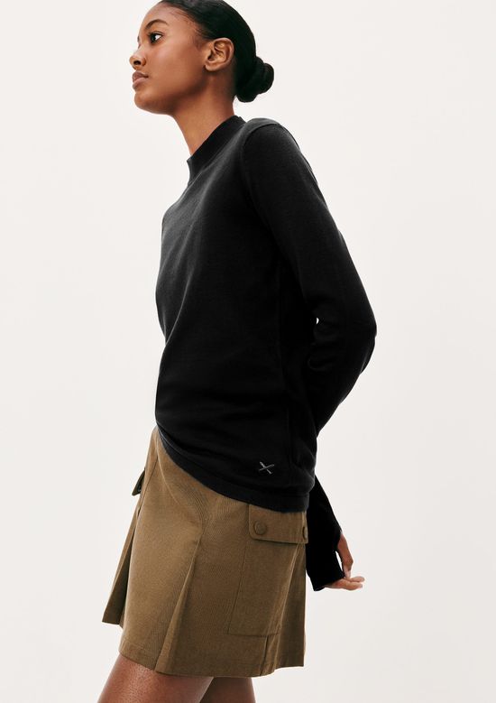 Foto do produto: Blusa Feminina Gola Alta Em Tricô - Preto