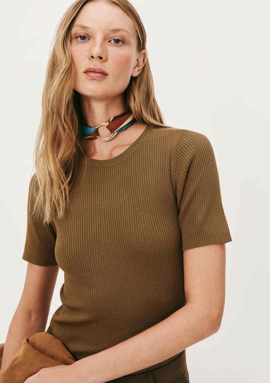 Foto do produto: Blusa Feminina Manga Curta Canelada Em Tricô - Marrom