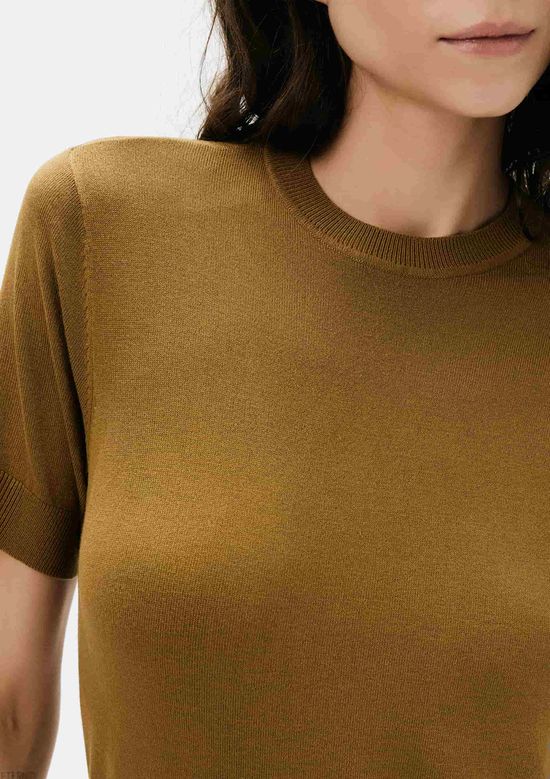 Foto do produto: Blusa Feminina Manga Curta Em Tricô Leve - Caqui