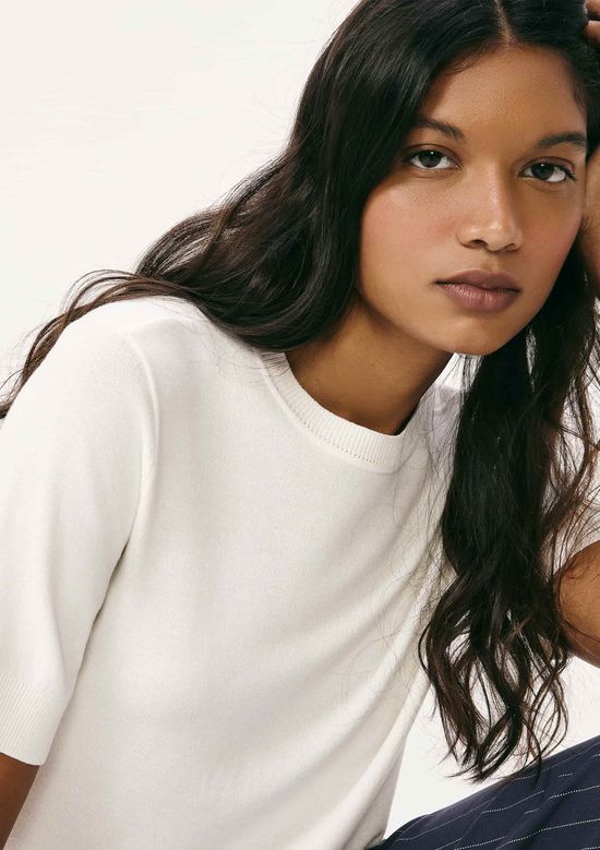 Foto do produto: Blusa Feminina Manga Curta Em Tricô Leve - Off white