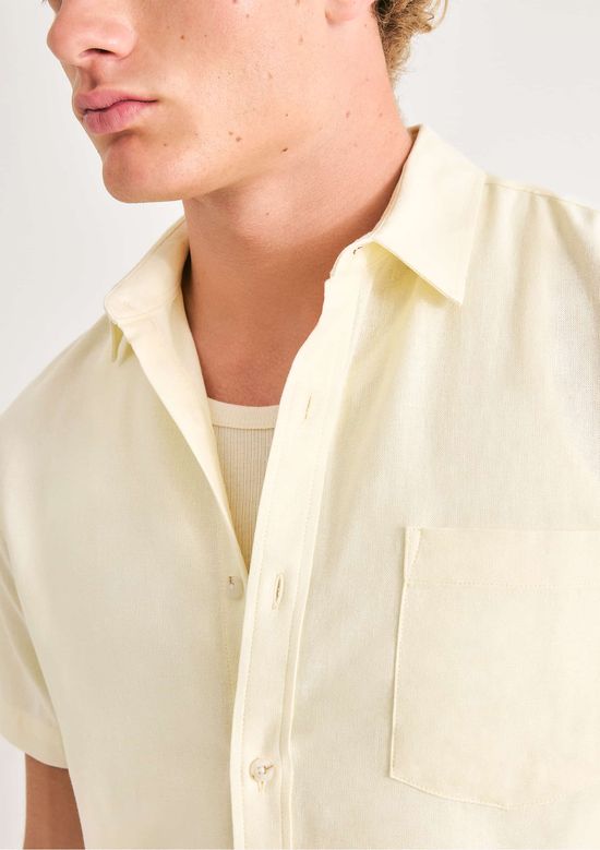 Foto do produto: Camisa Básica Masculina Manga Curta Slim Em Linho - Amarelo