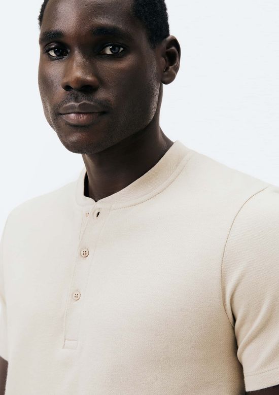 Foto do produto: Camiseta Básica Henley Masculina Regular Texturizada - Bege