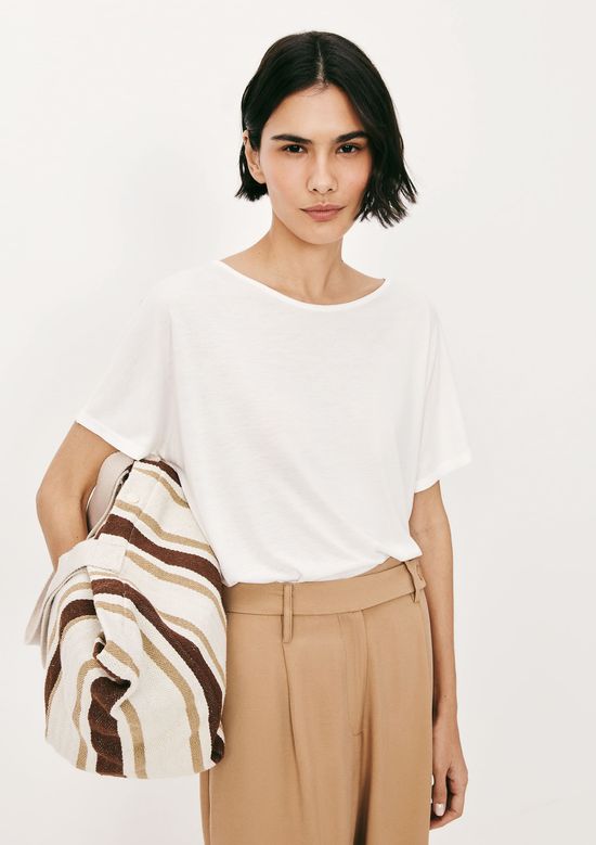 Foto do produto: Blusa Básica Feminina Manga Curta Ampla Em Viscose - Off white