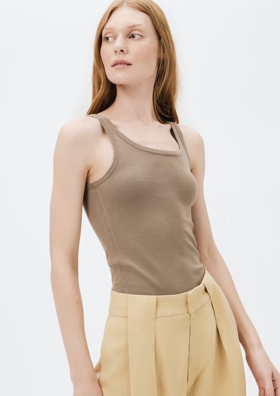 Foto do produto: Regata Feminina Em Tricô Leve - Bege