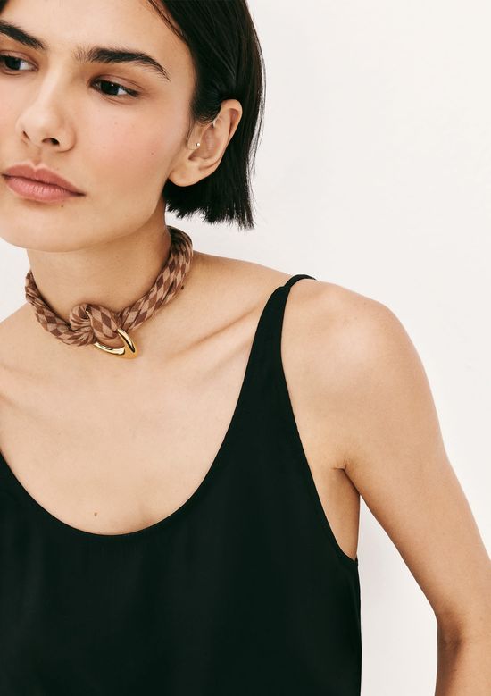 Foto do produto: Regata Feminina Evasê Com Decote Versátil - Preto