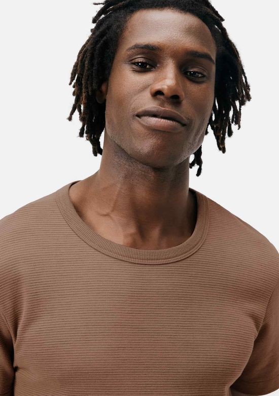 Foto do produto: Camiseta Masculina Comfort Texturizada - Marrom