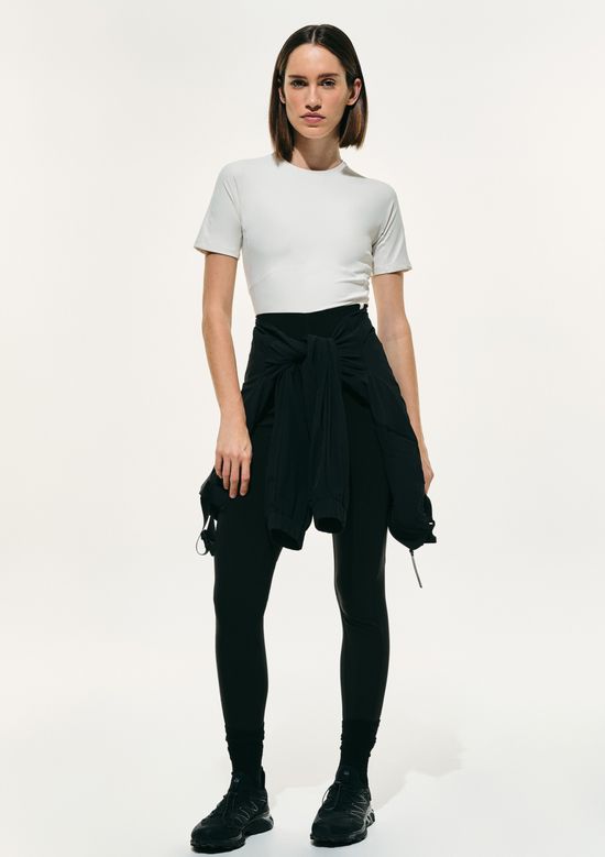 Foto do produto: Camiseta Cropped Hering Sports + FRNC - Off white