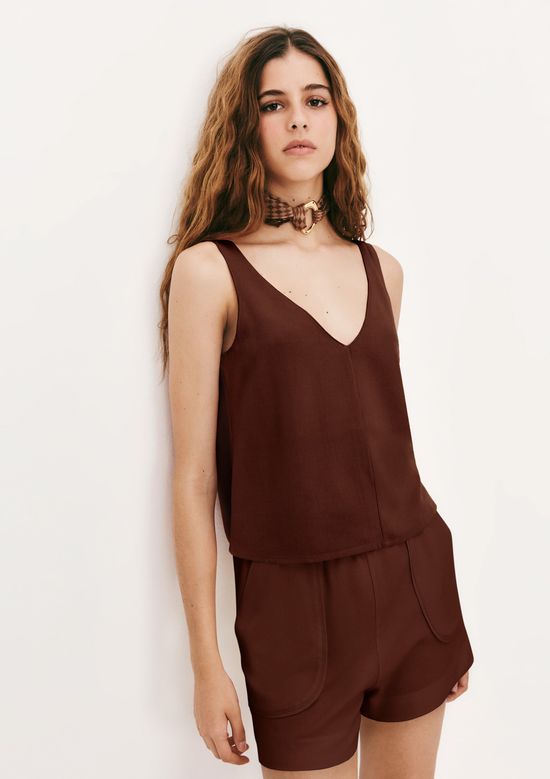 Foto do produto: Regata Feminina Decote V Em Tecido Creponado - Marsala