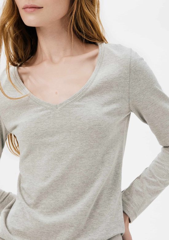 Foto do produto: Blusa Básica Feminina Manga Longa Slim Decote V - Cinza