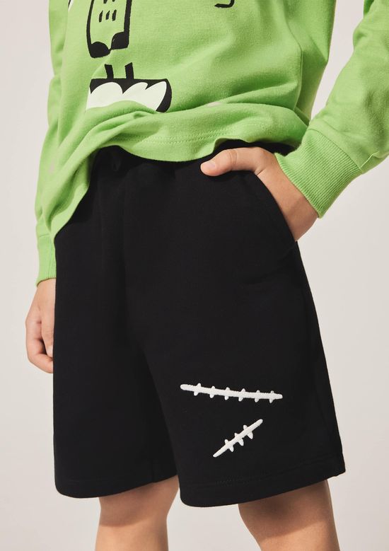 Foto do produto: Bermuda Infantil Menino Bordado Cicatriz Halloween - Preto