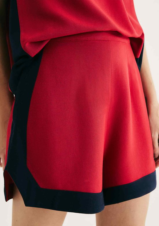 Foto do produto: Shorts Feminino Evasê Em Viscolinho - Vermelho