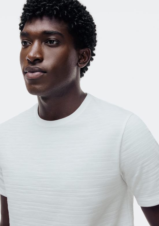 Foto do produto: Camiseta Masculina Manga Curta Em Malha Texturizada - Off white