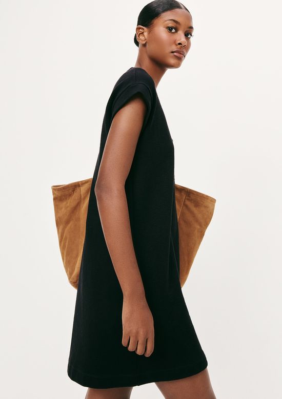 Foto do produto: Vestido Básico Curto Texturizado Com Bolso - Preto