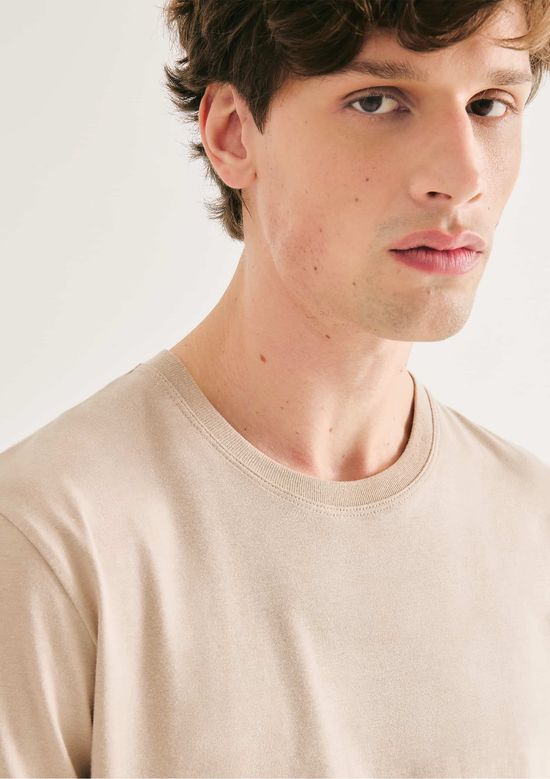 Foto do produto: Camiseta Básica Unissex Manga Curta Regular World - Bege