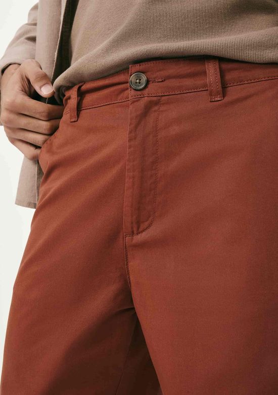 Foto do produto: Bermuda Básica Masculina Chino Reta Em Sarja - Marsala