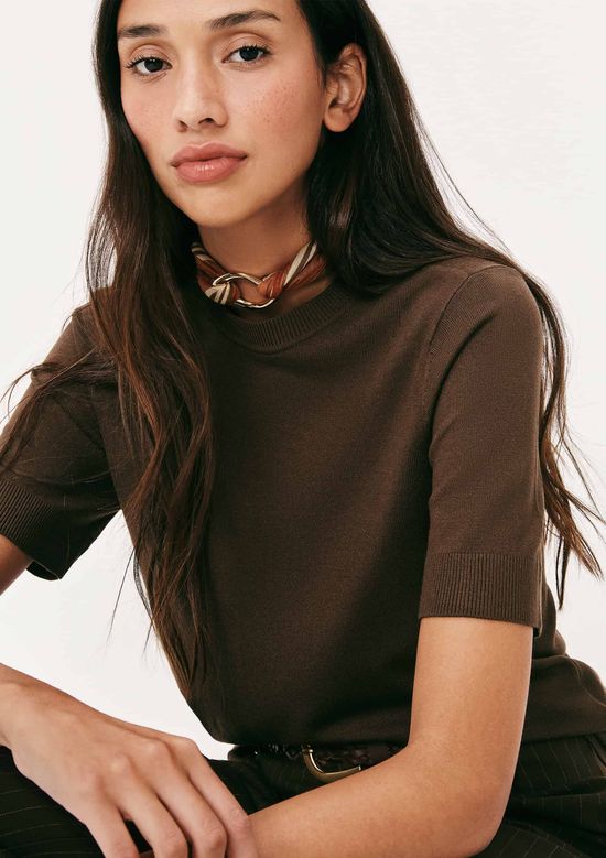 Foto do produto: Blusa Feminina Manga Curta Em Tricô Leve - Marrom