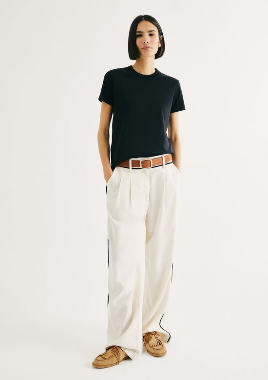 Foto do produto: Camiseta Feminina Slim Em Algodão - Preto