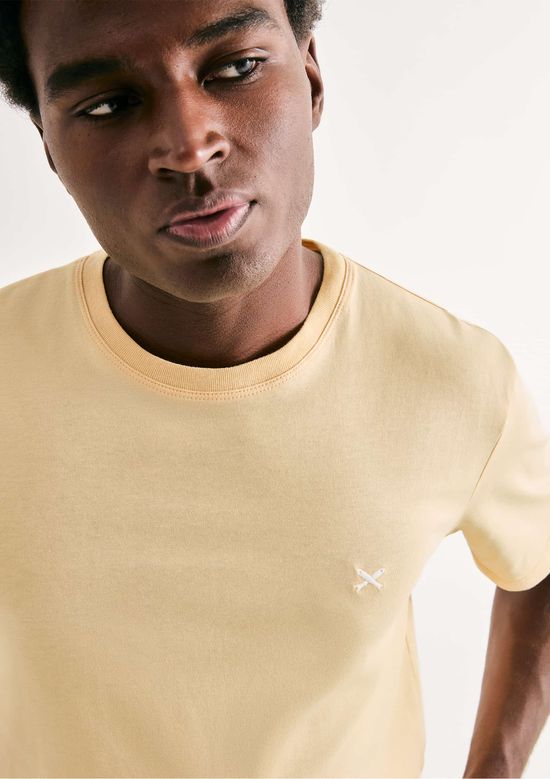 Foto do produto: Camiseta Básica Masculina World Com Bordado - Amarelo