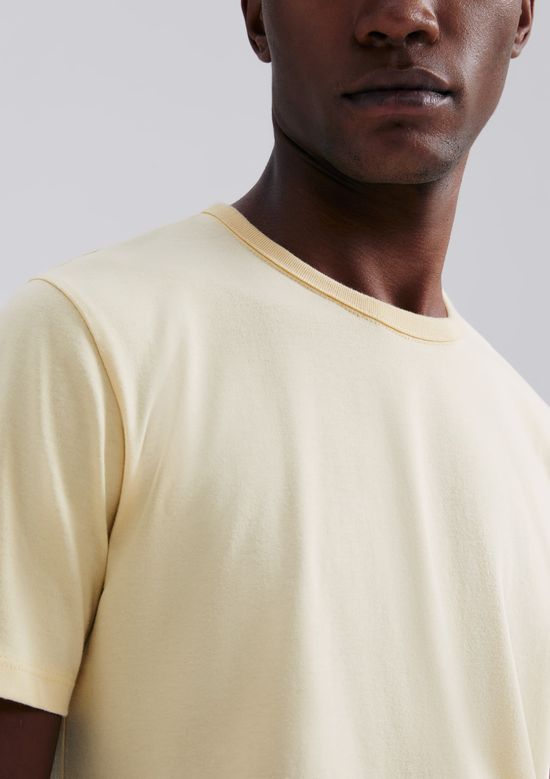 Foto do produto: Camiseta Básica Masculina Manga Curta Slim - Amarelo