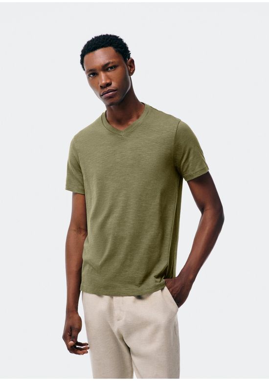 Foto do produto: Camiseta Básica Masculina Slim Gola V Em Malha Flamê - Verde