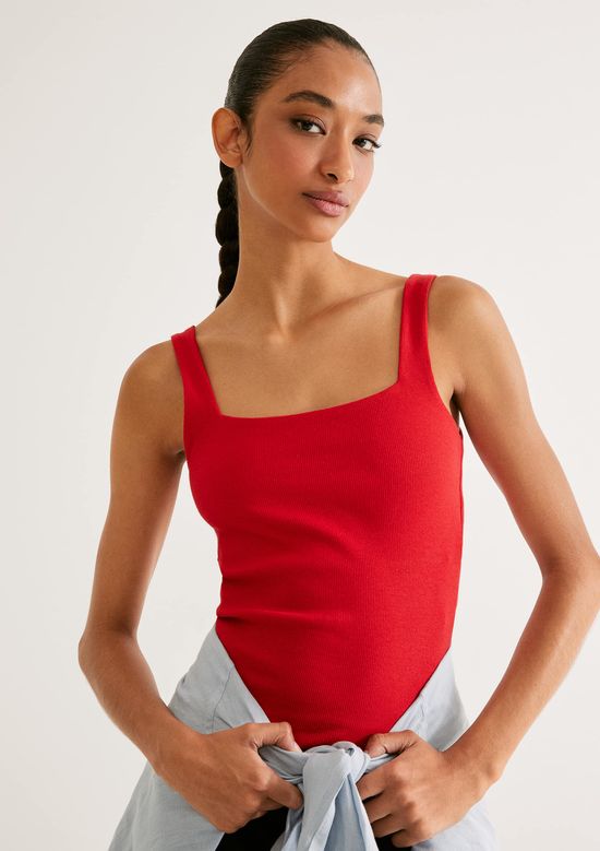 Foto do produto: Regata Feminina Decote Quadrado Em Malha Premium - Vermelho