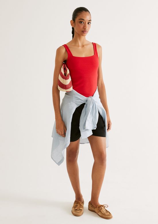 Foto do produto: Regata Feminina Decote Quadrado Em Malha Premium - Vermelho