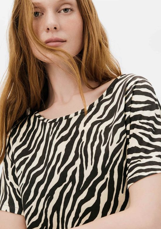 Foto do produto: Blusa Feminina Manga Curta Estampada - Off white