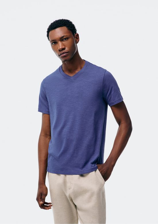 Foto do produto: Camiseta Básica Masculina Slim Gola V Em Malha Flamê - Azul