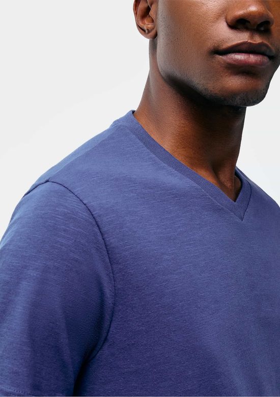 Foto do produto: Camiseta Básica Masculina Slim Gola V Em Malha Flamê - Azul